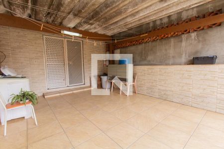 Casa à venda com 94m², 2 quartos e 1 vaga Casa à venda com 94m², 2 quartos e 1 vagaVaranda e Área de Serviço