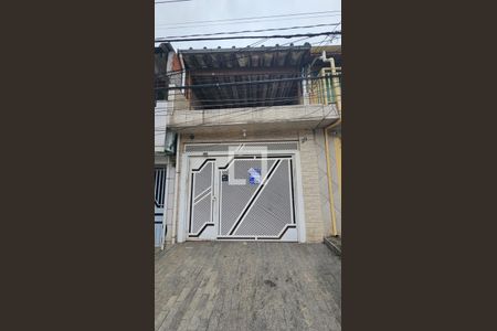 Casa à venda com 94m², 2 quartos e 1 vaga Casa à venda com 94m², 2 quartos e 1 vagaFachada