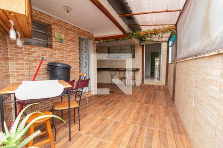 Casa à venda com 94m², 2 quartos e 1 vaga Casa à venda com 94m², 2 quartos e 1 vagaQuintal - Churrasqueira