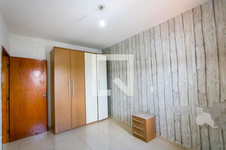 Quarto 2 de casa à venda com 2 quartos, 126m² em Vila Vitória, Santo André