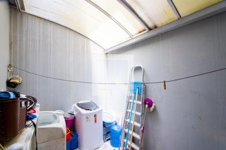 Casa à venda com 72m², 4 quartos e 2 vagas Casa à venda com 72m², 4 quartos e 2 vagasÁrea de serviço