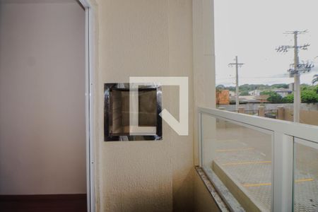 Sala - Varanda de apartamento à venda com 2 quartos, 47m² em Costa E Silva, Porto Alegre