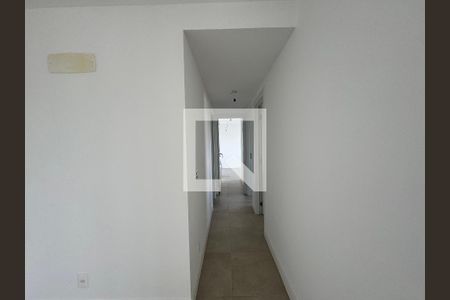 Corredor de apartamento à venda com 3 quartos, 124m² em Barra da Tijuca, Rio de Janeiro