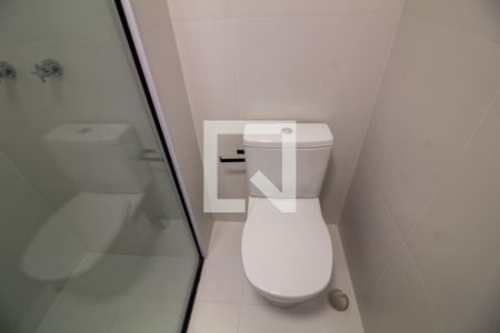 Banheiro de apartamento para alugar com 1 quarto, 38m² em Vila Sao Francisco (zona Sul), São Paulo