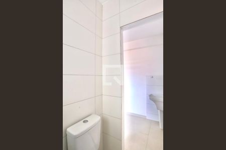 Banheiro de apartamento para alugar com 1 quarto, 25m² em Vila Canero, São Paulo