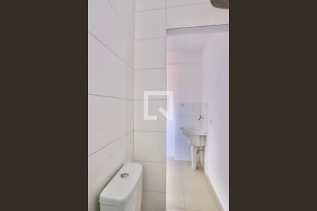 Banheiro de apartamento para alugar com 1 quarto, 25m² em Vila Canero, São Paulo