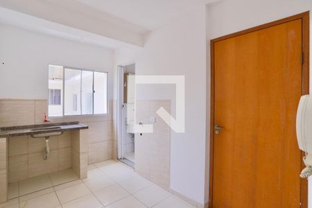 Sala/Cozinha de apartamento para alugar com 1 quarto, 25m² em Vila Canero, São Paulo