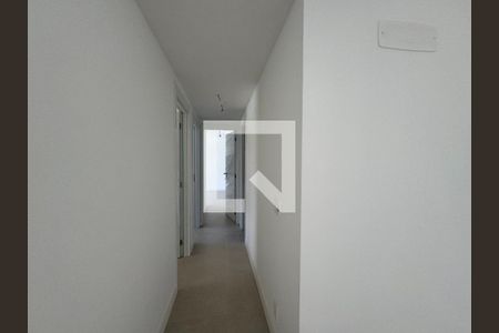 Corredor de apartamento à venda com 3 quartos, 125m² em Barra da Tijuca, Rio de Janeiro