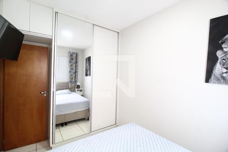 Quarto 2 de apartamento para alugar com 2 quartos, 60m² em Pacaembu, Uberlândia