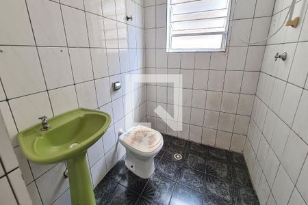 Banheiro de casa para alugar com 1 quarto, 40m² em Jardim Haia do Carrao, São Paulo