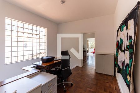 Casa à venda com 400m², 3 quartos e 10 vagas Casa à venda com 400m², 3 quartos e 10 vagasEscritório