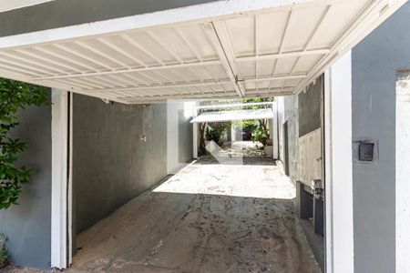 Casa à venda com 400m², 3 quartos e 10 vagas Casa à venda com 400m², 3 quartos e 10 vagasGaragem