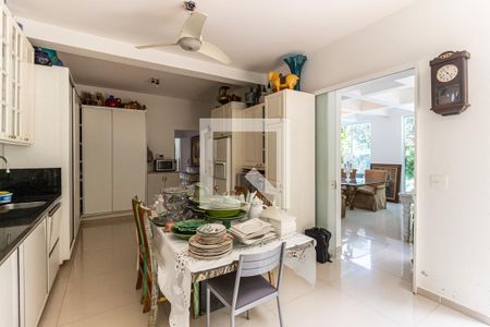 Casa à venda com 400m², 3 quartos e 10 vagas Casa à venda com 400m², 3 quartos e 10 vagasCozinha