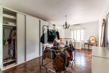 Casa à venda com 400m², 3 quartos e 10 vagas Casa à venda com 400m², 3 quartos e 10 vagasCloset da Suíte 3