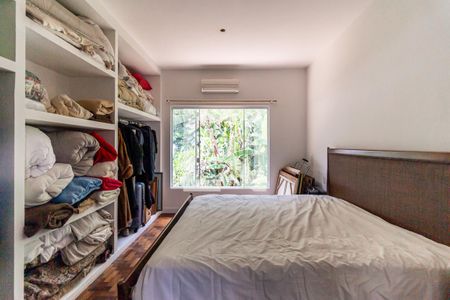 Casa à venda com 400m², 3 quartos e 10 vagas Casa à venda com 400m², 3 quartos e 10 vagasQuarto da Suíte 2