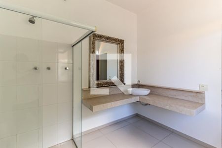 Casa à venda com 400m², 3 quartos e 10 vagas Casa à venda com 400m², 3 quartos e 10 vagasBanheiro da Suíte 2