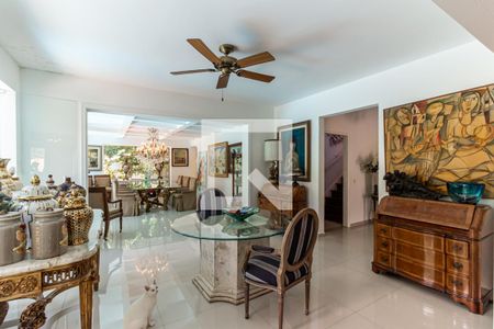 Casa à venda com 400m², 3 quartos e 10 vagas Casa à venda com 400m², 3 quartos e 10 vagasSala 2