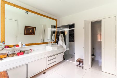 Casa à venda com 400m², 3 quartos e 10 vagas Casa à venda com 400m², 3 quartos e 10 vagasBanheiro da Suíte 3