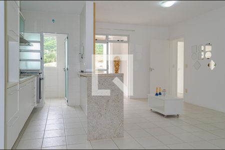 Sala de apartamento para alugar com 2 quartos, 75m² em Itacorubi, Florianópolis