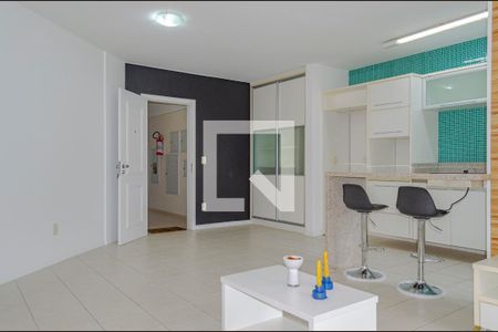 Sala de apartamento para alugar com 2 quartos, 75m² em Itacorubi, Florianópolis