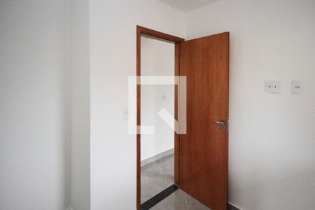 Quarto de apartamento para alugar com 2 quartos, 35m² em Cidade Continental, São Paulo