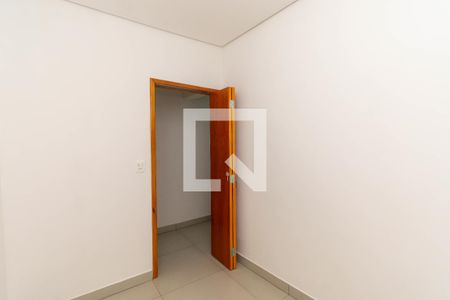 Quarto 2 de casa para alugar com 2 quartos, 50m² em Vila Antonieta, São Paulo