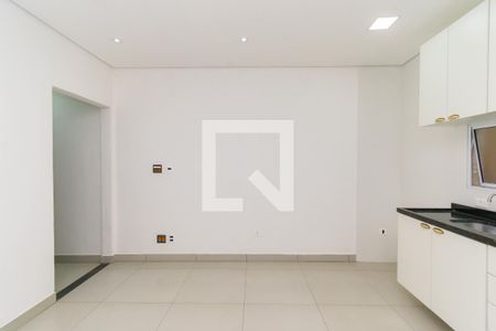 Sala de casa para alugar com 2 quartos, 50m² em Vila Antonieta, São Paulo