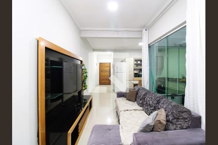 Sala de casa para alugar com 2 quartos, 150m² em Vila Nova Carolina, São Paulo