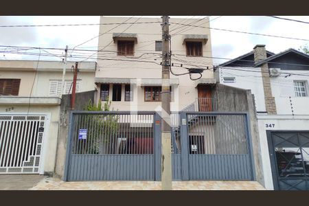 Casa para alugar com 380m², 6 quartos e 2 vagas Casa para alugar com 380m², 6 quartos e 2 vagasFachada