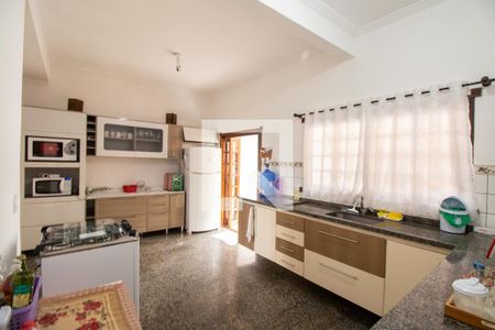 Casa para alugar com 380m², 6 quartos e 2 vagas Casa para alugar com 380m², 6 quartos e 2 vagasCozinha