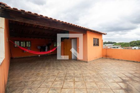 Casa para alugar com 380m², 6 quartos e 2 vagas Casa para alugar com 380m², 6 quartos e 2 vagasTerraço