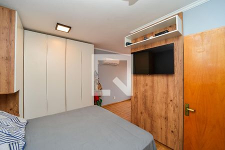 Suíte de apartamento à venda com 2 quartos, 72m² em Vila Ipiranga, Porto Alegre