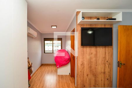 Suíte de apartamento à venda com 2 quartos, 72m² em Vila Ipiranga, Porto Alegre