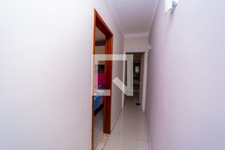 Casa à venda com 152m², 3 quartos e 2 vagas Casa à venda com 152m², 3 quartos e 2 vagasCorredor