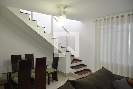 Sala de casa à venda com 3 quartos, 179m² em Jardim Jamaica, Santo André