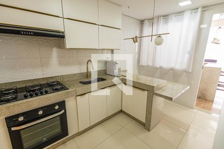 Cozinha de casa para alugar com 2 quartos, 65m² em Santa Amelia, Belo Horizonte