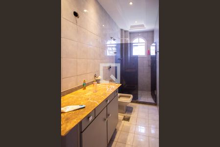 Casa para alugar com 511m², 4 quartos e 5 vagas Casa para alugar com 511m², 4 quartos e 5 vagasBanheiro da Suíte 1