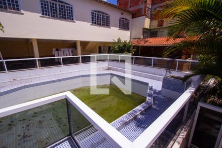Casa para alugar com 511m², 4 quartos e 5 vagas Casa para alugar com 511m², 4 quartos e 5 vagasÁrea comum - Piscina