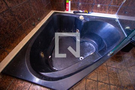 Casa para alugar com 511m², 4 quartos e 5 vagas Casa para alugar com 511m², 4 quartos e 5 vagasBanheiro da Suíte 4