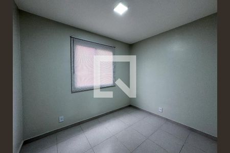 Quarto 2 de apartamento para alugar com 2 quartos, 48m² em Santos Dumont, São Leopoldo