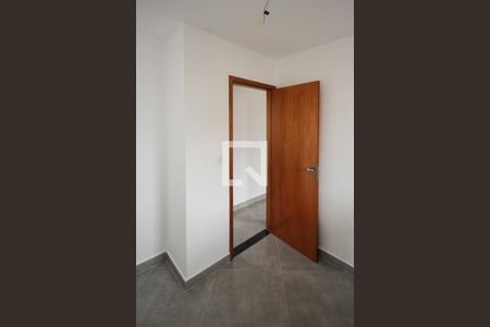 Quarto de apartamento para alugar com 2 quartos, 35m² em Cidade Continental, São Paulo