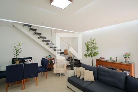 Sala de casa à venda com 3 quartos, 250m² em Vila Carrão, São Paulo