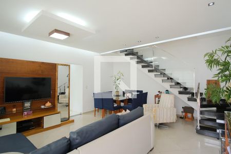 Sala de casa à venda com 3 quartos, 250m² em Vila Carrão, São Paulo