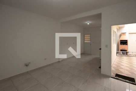 Sala de casa para alugar com 2 quartos, 120m² em Vila Antonieta, São Paulo