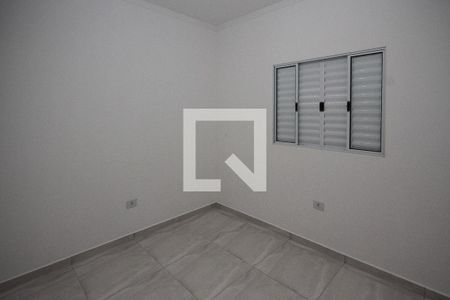 Quarto de casa para alugar com 2 quartos, 120m² em Vila Antonieta, São Paulo