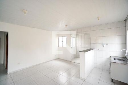 Sala e cozinha de casa para alugar com 2 quartos, 45m² em Vila Esperança, São Paulo