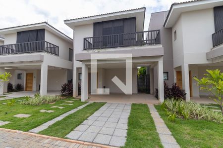 Casa de condomínio à venda com 138m², 3 quartos e 2 vagas Casa de condomínio à venda com 138m², 3 quartos e 2 vagasFachada