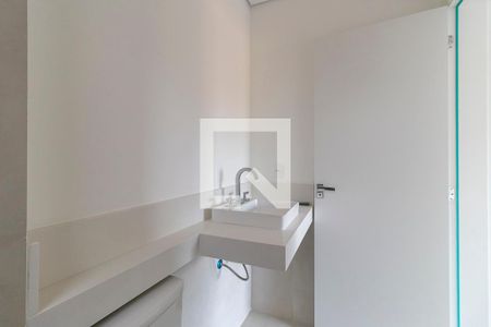 Casa de condomínio à venda com 138m², 3 quartos e 2 vagas Casa de condomínio à venda com 138m², 3 quartos e 2 vagasBanheiro da suíte 2