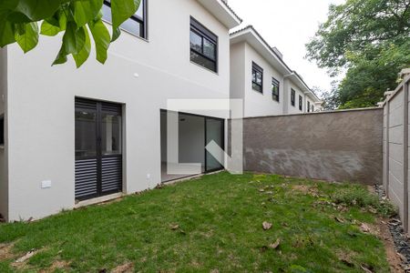 Casa de condomínio à venda com 138m², 3 quartos e 2 vagas Casa de condomínio à venda com 138m², 3 quartos e 2 vagasQuintal