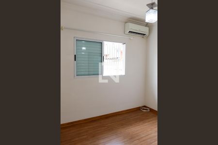 Quarto 2 de casa à venda com 2 quartos, 76m² em Jaguaribe, Osasco